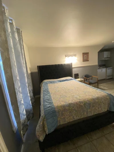 MOTEL 25