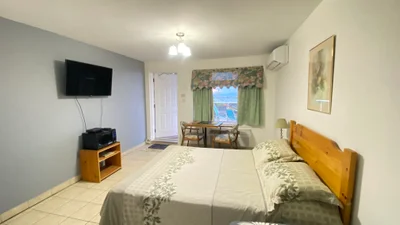 MOTEL 18